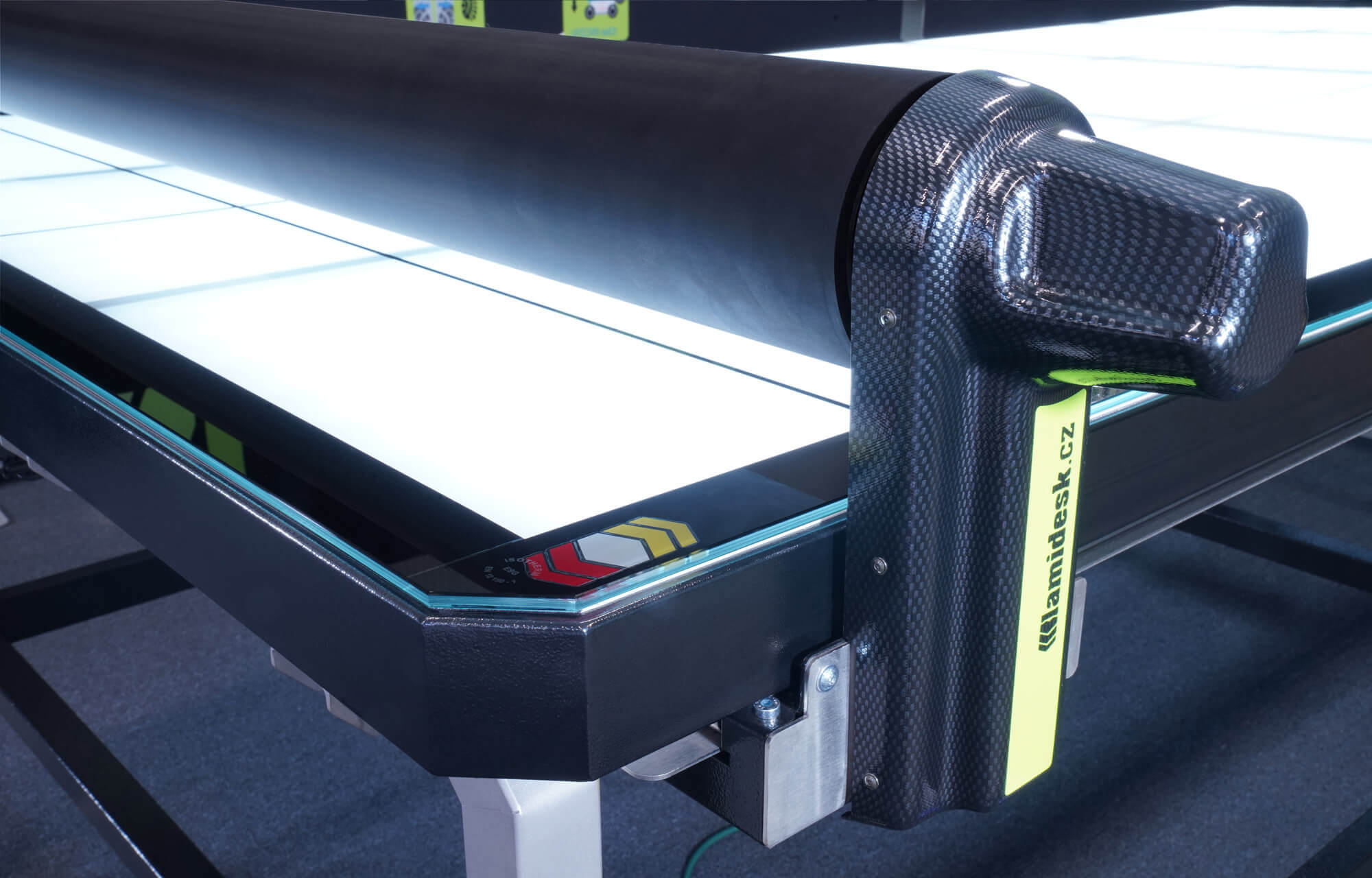 Compact CL with carbon fibre roller cover and LED backlit table